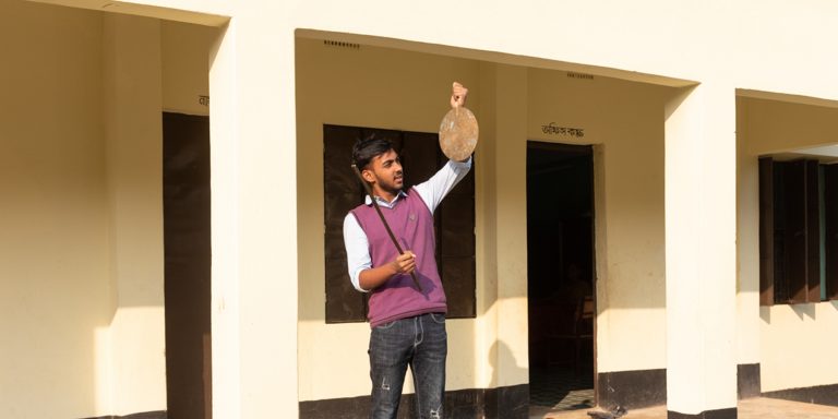 Schulglocke in Barai