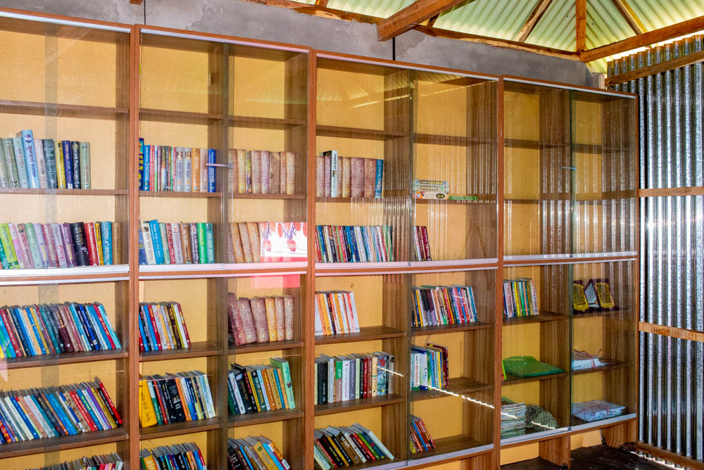 Die Bücherei im neuen Schulgebäude